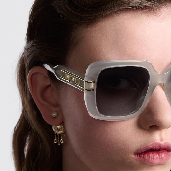 Dior DIORSIGNATURE S11I 78A1 Sunglasses Beige Square Frame, Smoke Lenses main image 5